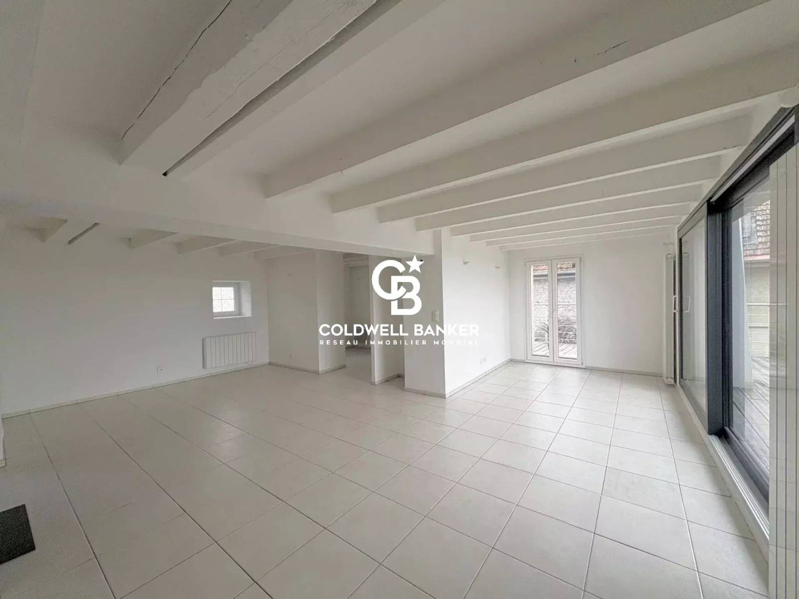 À Vendre - Charmant duplex avec terrasse privative et vue Cranves Sales 74380