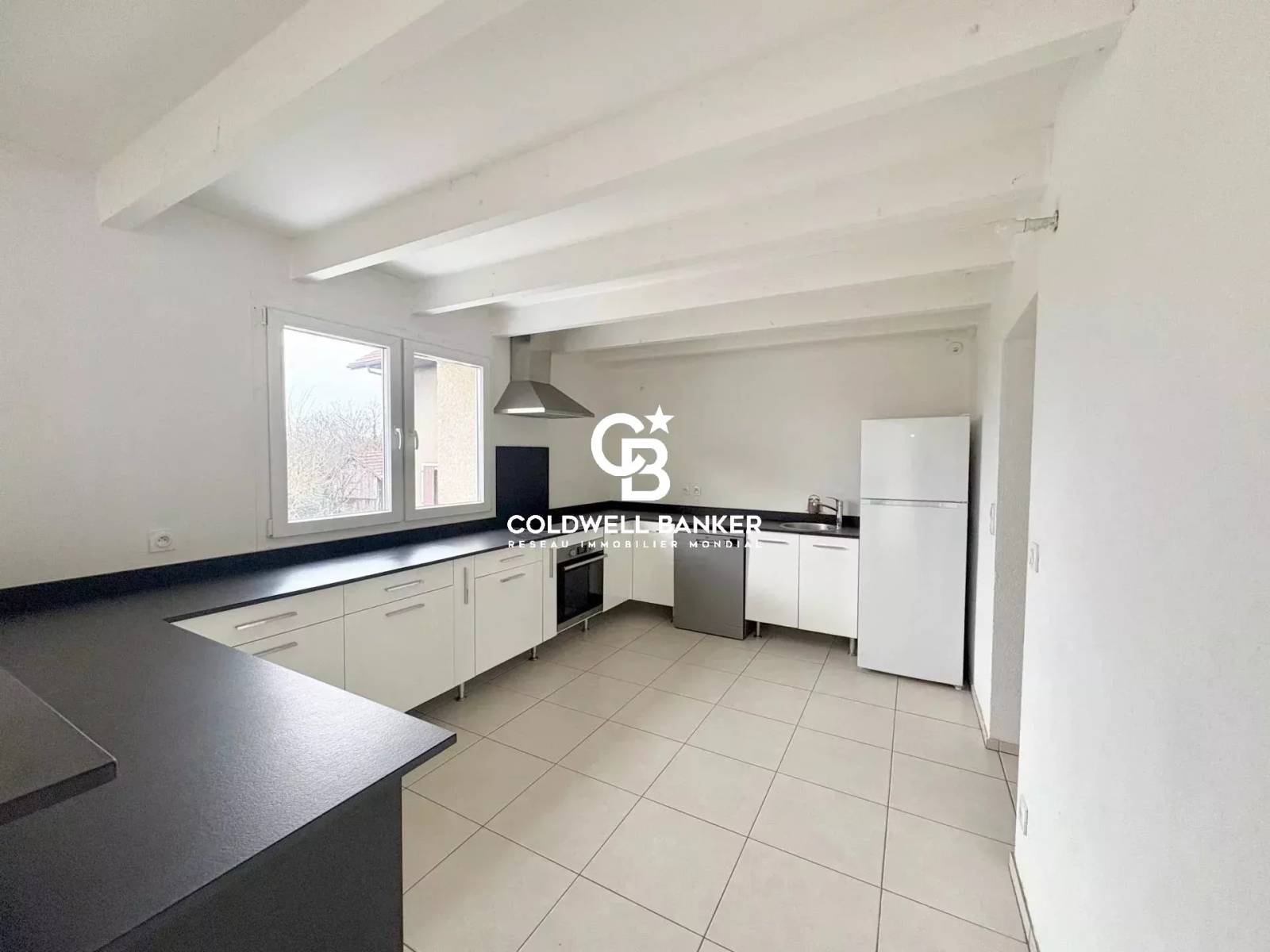À Vendre - Charmant duplex avec terrasse privative et vue Cranves Sales 74380