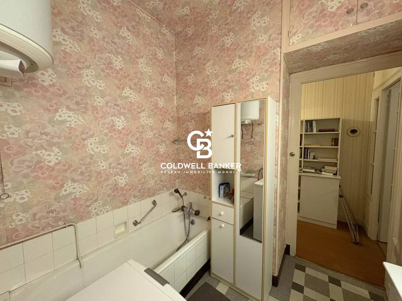 Appartement T2 à vendre à Annecy 74000 centre proche lac avec cachet et fort potentiel