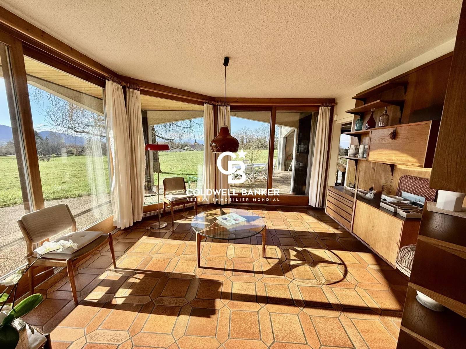 Maison familiale à Fillinges avec grand terrain, vue dégagée et environnement verdoyant 74250