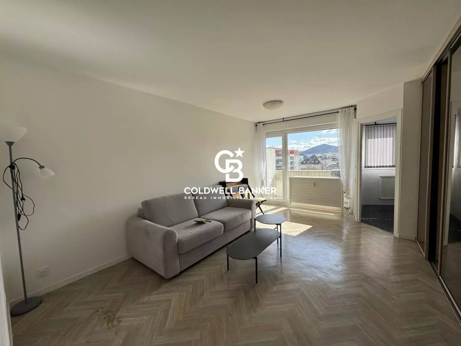 À louer : Studio avec balcon au cœur d’Annemasse.