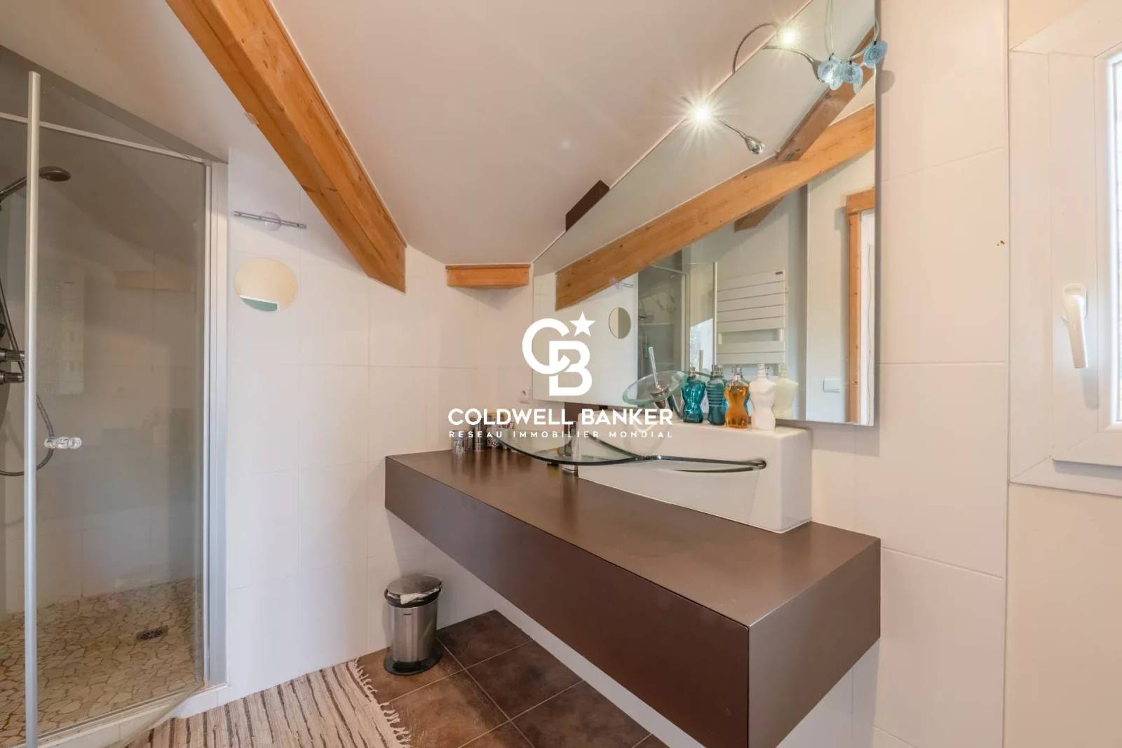 Cadre d'exception à Messery - Villa d'architecte avec vue lac