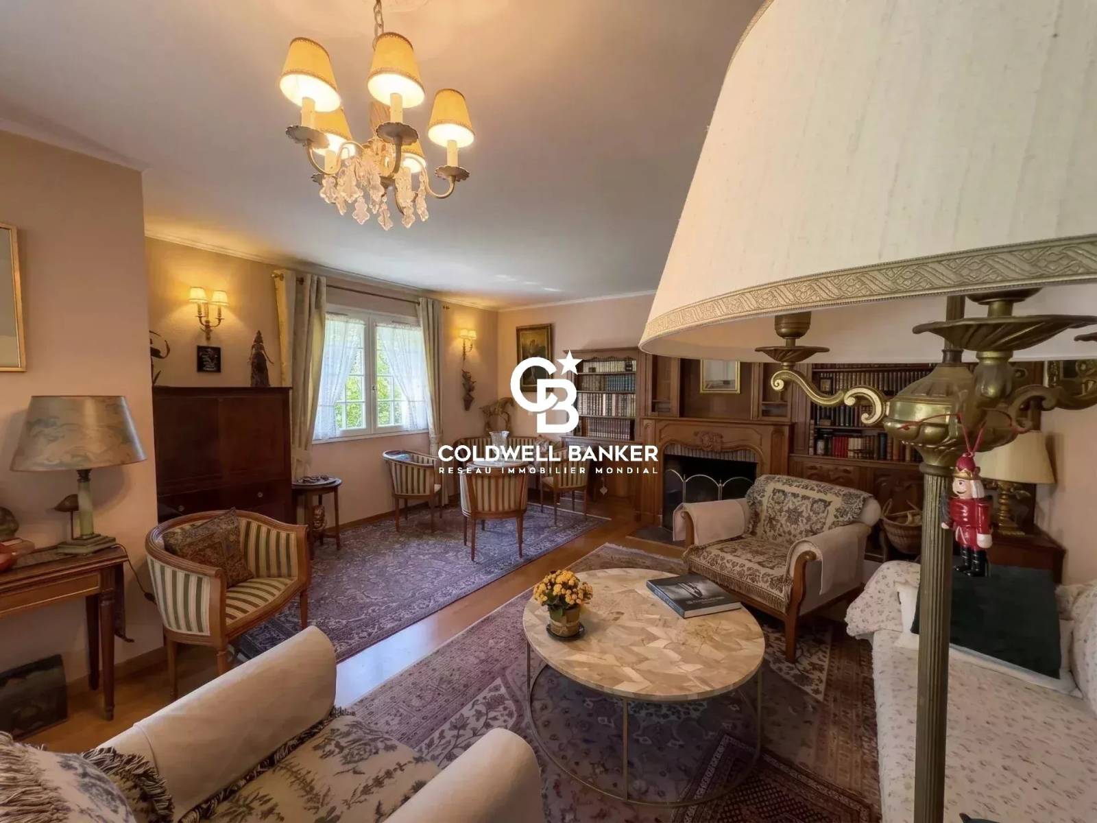 Chens-sur-Léman - Charme anglais avec jardin piscinable à deux pas du lac