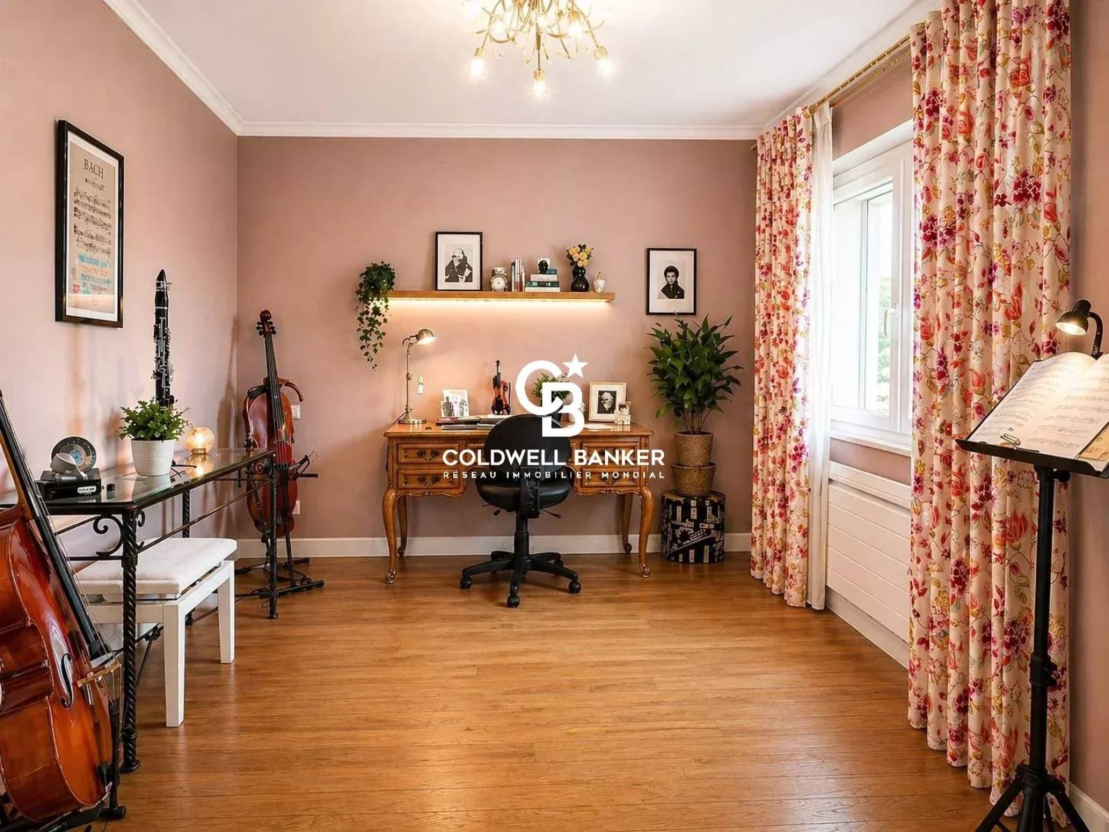 À vendre maison familiale à Annemasse 74100 avec terrain arboré de 1800 m², piscine couverte et accès Tram Genève à pied