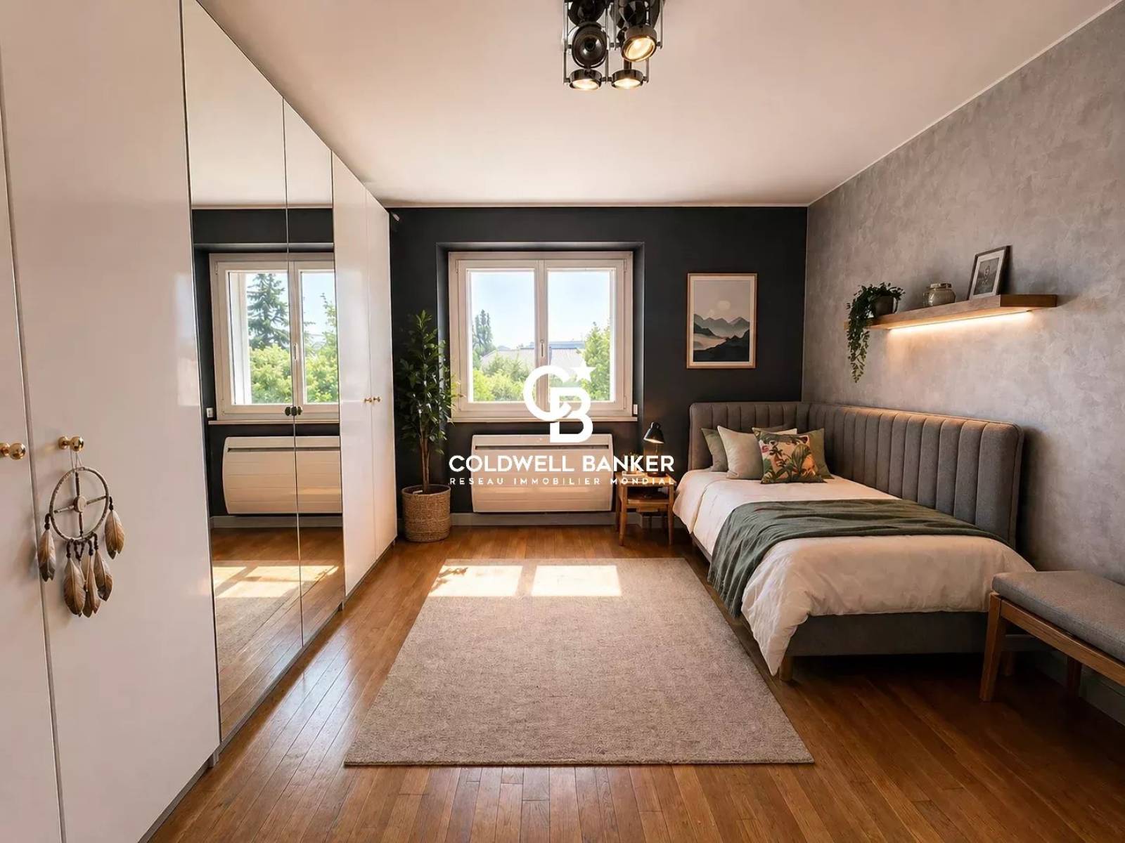 À vendre maison familiale à Annemasse 74100 avec terrain arboré de 1800 m², piscine couverte et accès Tram Genève à pied