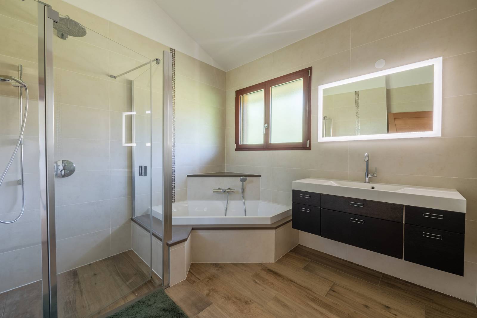 À VENDRE – Maison de 200 m² + terrasse, vue Salève à Bonne