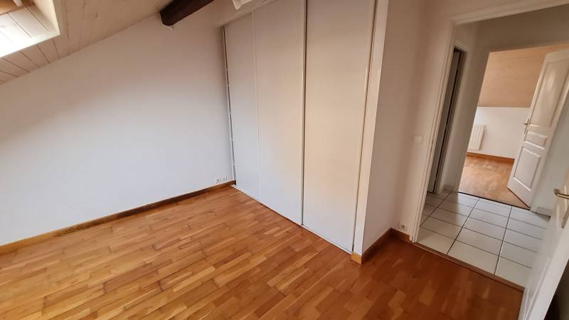 À Louer : T3 en dernier étage au centre ville d'Annemasse