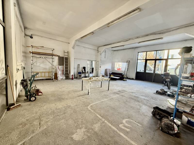 Local commercial en centre ville à Douvaine 74140