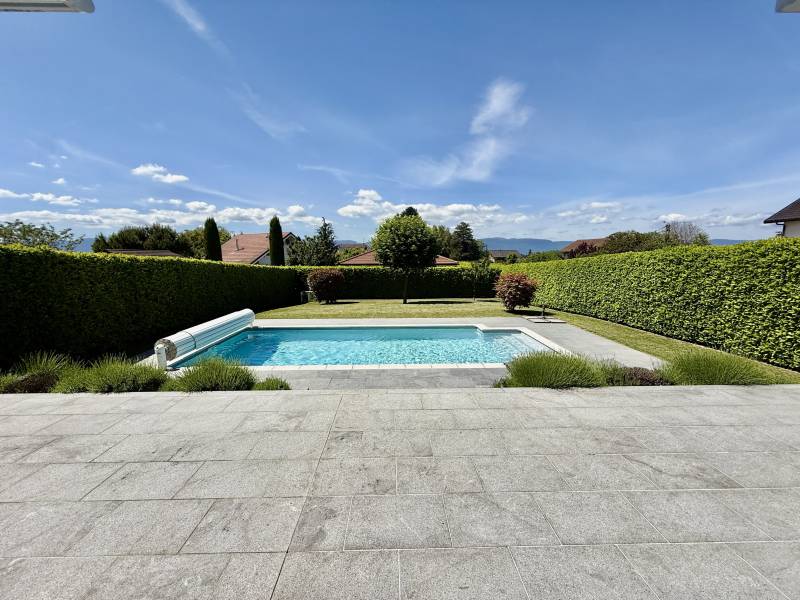 À VENDRE – Maison récente 120 m² + garage, piscine, vue Jura – Veigy