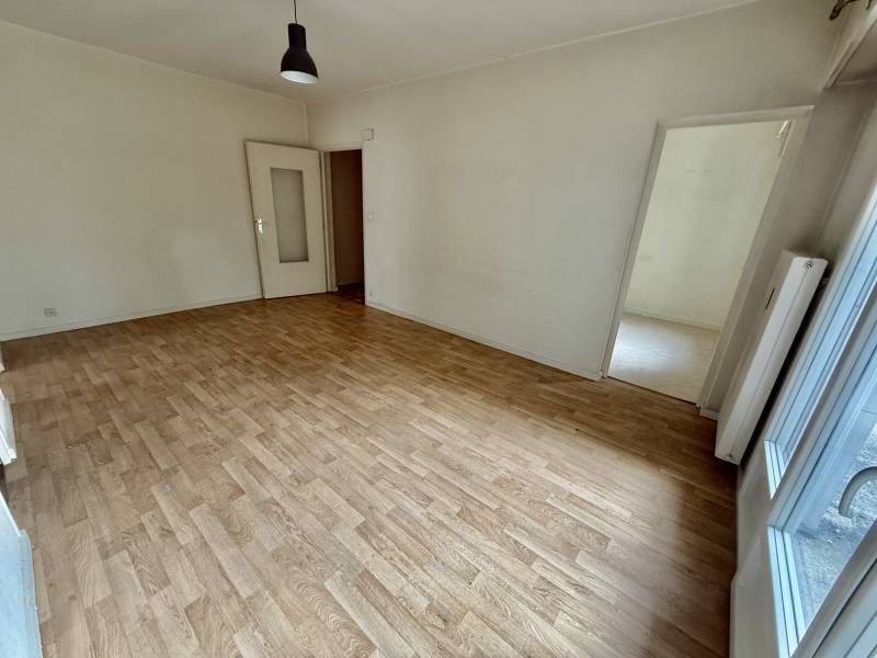 T2 avec cave et parking centre Ferney Voltaire 01210