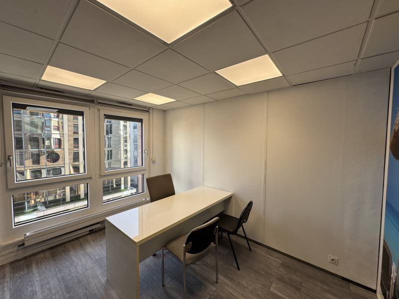 À Louer: bureau 6 pièces à louer - Annemasse 74100