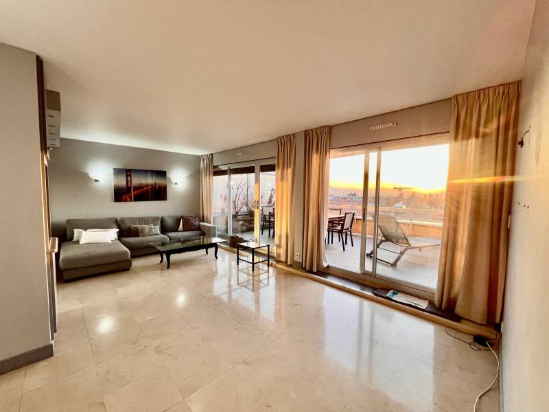 Grand T2 au dernier étage au centre d'Annemasse