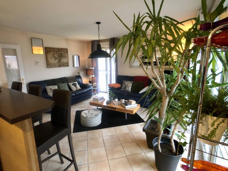 Charmant T3 au Dernier Étage – Terrasse Sud & Vue Montagne