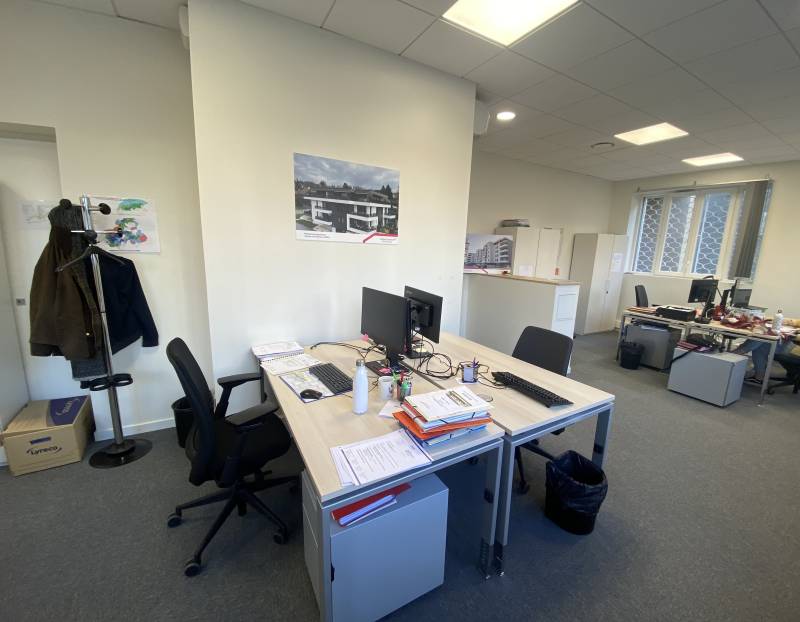 À Vendre : Local commercial plein centre-ville, proche Place Libération - ANNEMASSE