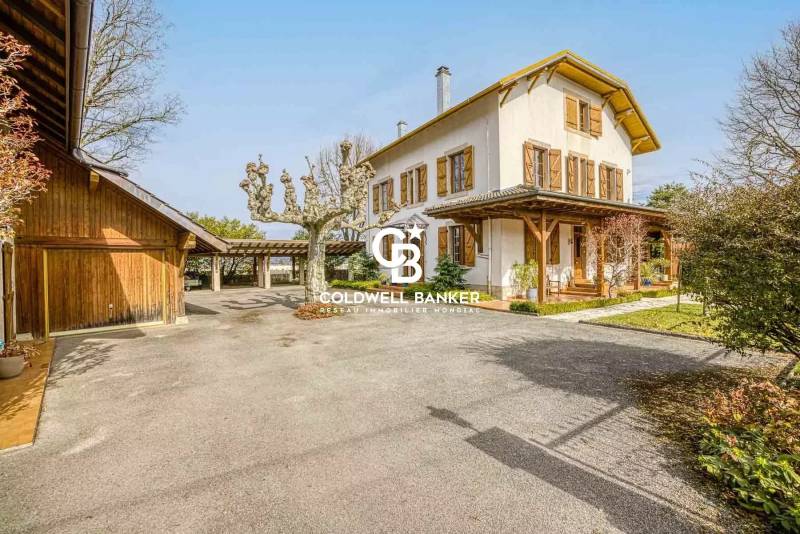 Maison de maitre avec terrain constructibel avec vue montagnes - Reignier 74930