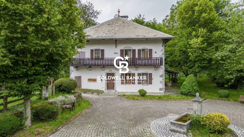 Acheter un domaine équestre d’exception avec habitation savoyarde – Évires (74570)