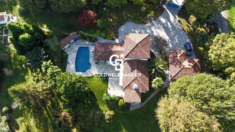 A vendre demeure d'exception entourée d'un parc à Arcangues 64200