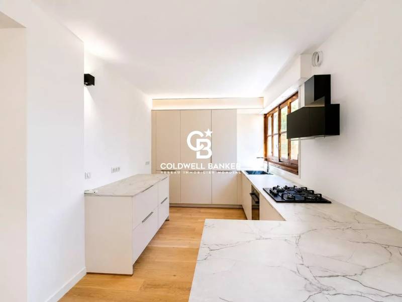 À Vendre maison neuve 220 m² piscine, vue Jura – Prévessin 01280