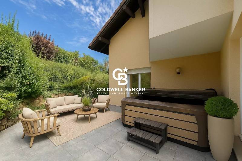 À Vendre:  Maison familiale à vendre de 169 m² avec jacuzzi, jardin arboré et 5 chambres – Vue dégagée à Cranves Sales 74380
