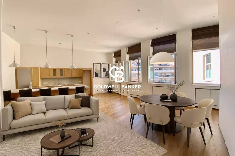Appartement T5 à vendre traversant à Annemasse 74100 centre proche gare CEVA avec 4 chambres et parking