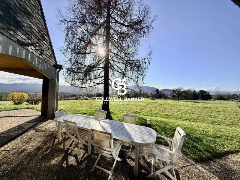 Maison familiale à Fillinges avec grand terrain, vue dégagée et environnement verdoyant 74250