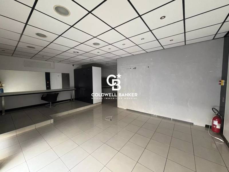 Local commercial à louer à Annemasse – Emplacement recherché en centre-ville