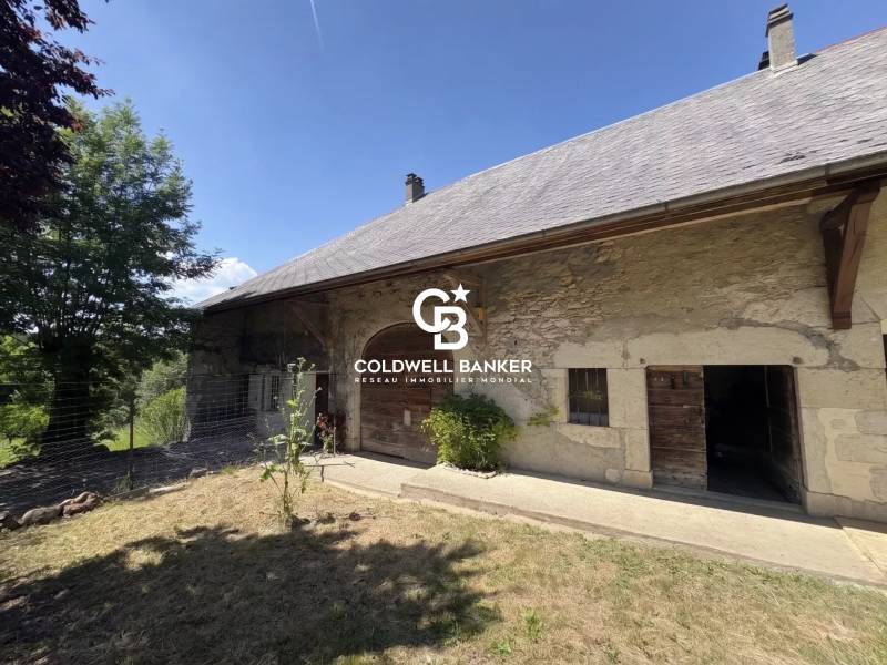 A vendre à Allonzier la Caille - Authentique corps de ferme à rénover aux portes d’Annecy & Genève