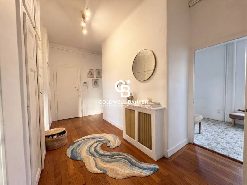 Annemasse centre – Superbe T5 haussmannien, balcon filant, vue Salève